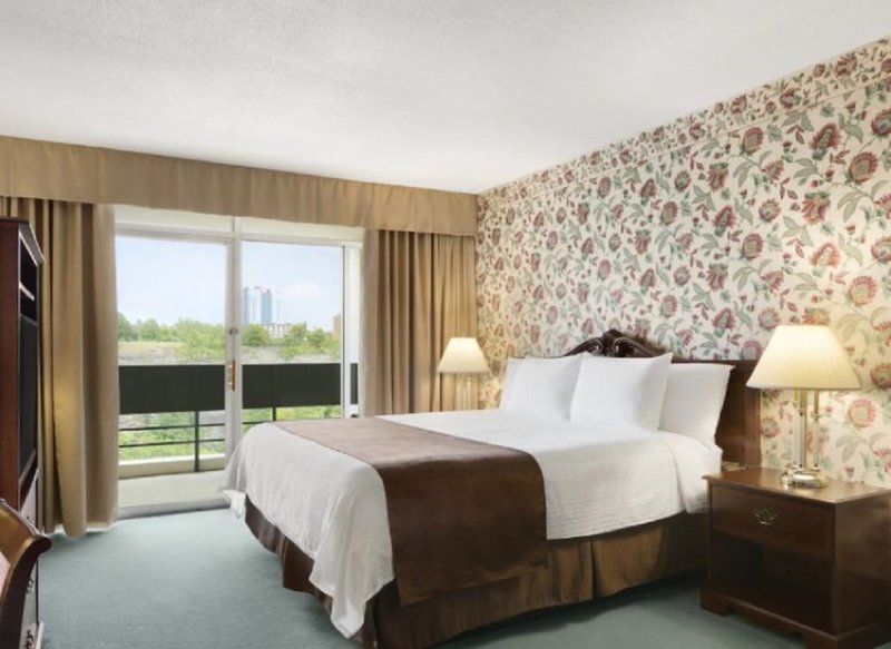 Urlaub im Travelodge by Wyndham Fallsview Hotel Niagara Falls - hier günstig online buchen