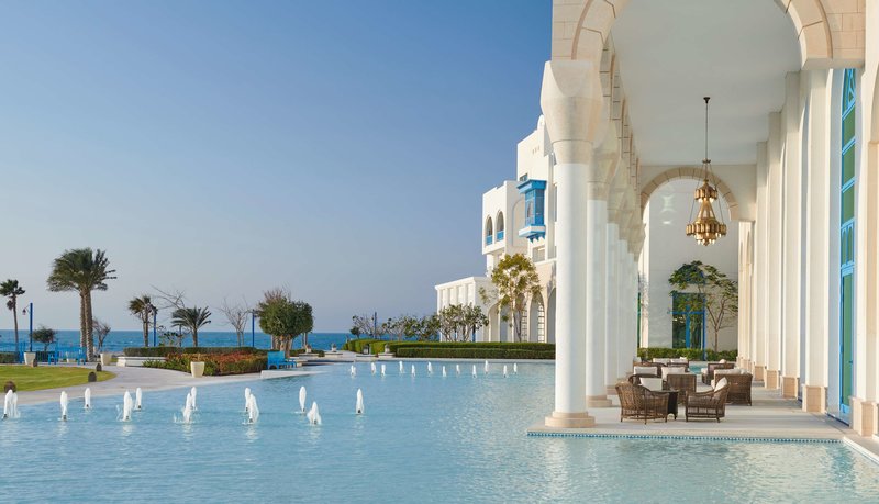 Urlaub im Hilton Salwa Beach Resort & Villas - hier günstig online buchen