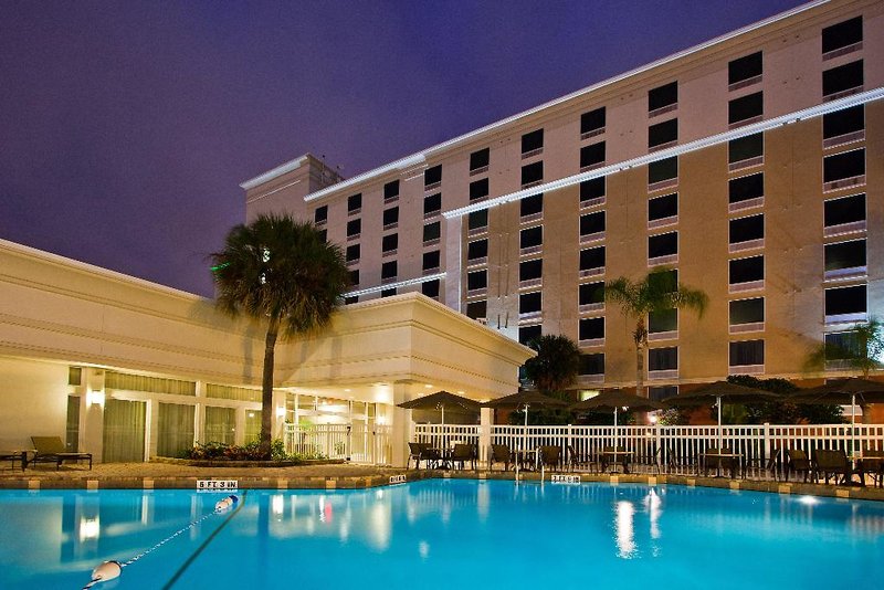 Urlaub im Holiday Inn Hotel & Suites Across From Universal Orlando - hier günstig online buchen