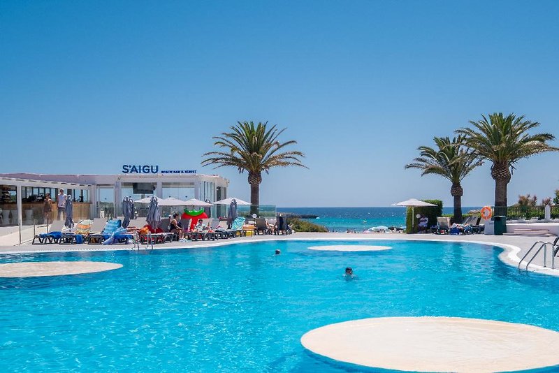 Urlaub im Carema Beach Menorca - hier günstig online buchen