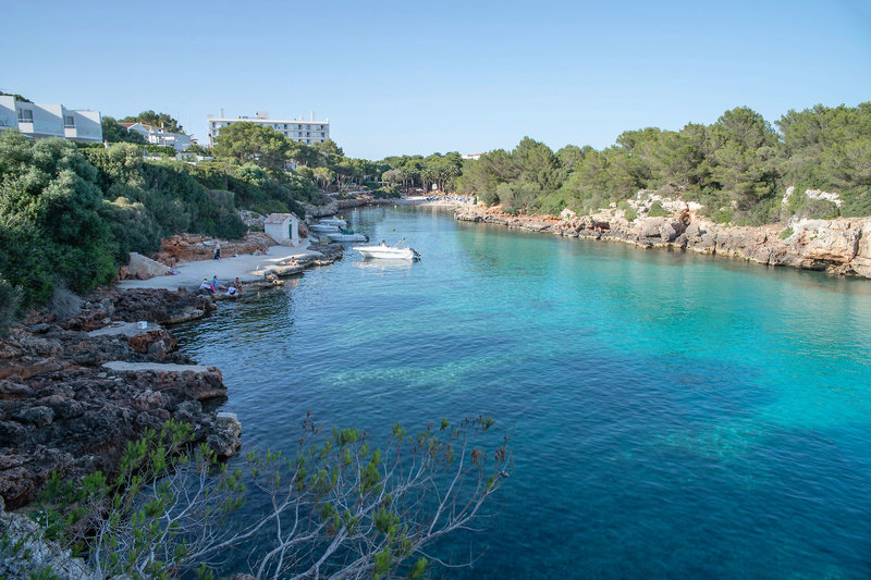 Urlaub im Pierre Vacances Apartamentos Menorca Cala Blanes 2024/2025 - hier günstig online buchen