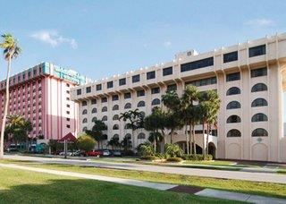 Urlaub im Clarion Inn & Suites Miami International Airport - hier günstig online buchen